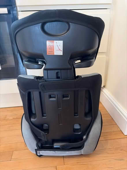 Photo of free Child car seat (Ng16) #4
