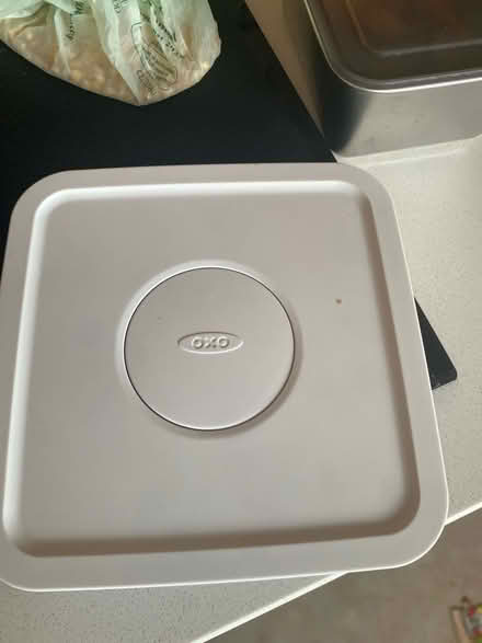 Photo of free Oxo storage lid (Rhwibina CF14) #1