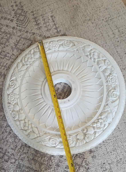 Photo of free Ceiling Medallion (Bowie) #2