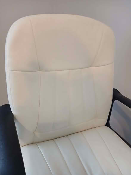 Photo of free office chair (Chesham HP5) #3