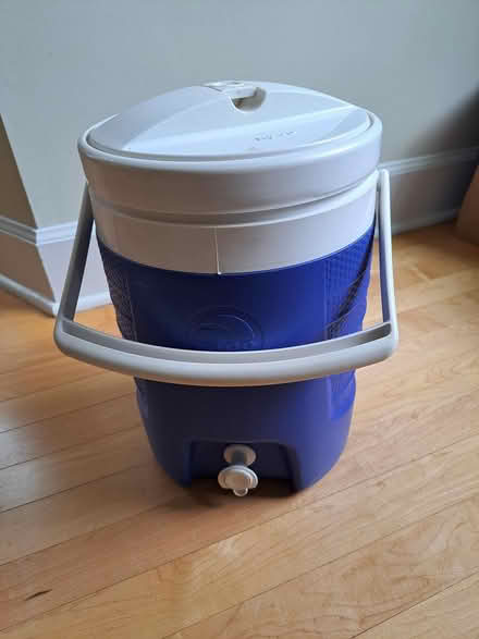 Photo of free Igloo beverage cooler (winnetka) #1