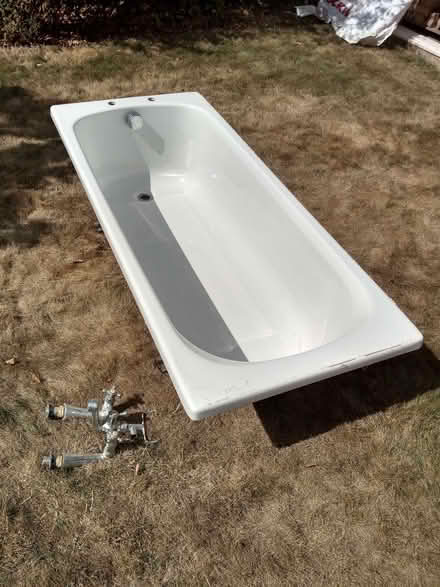 Photo of free Bath and taps (Upminster RM14) #1