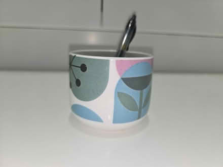 Photo of free Cute ceramic pot (Maple Leaf / Northgate) #1