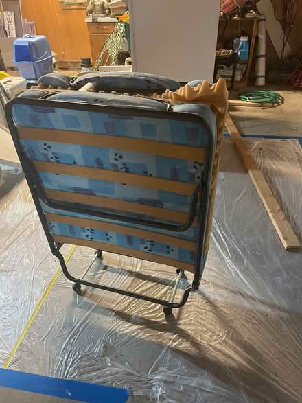 Photo of free Twin roll away bed (Hanover pa 17331) #1