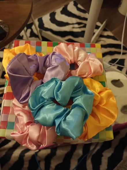 Photo of free Light up hair scrunchies (Hernebay CT6) #2