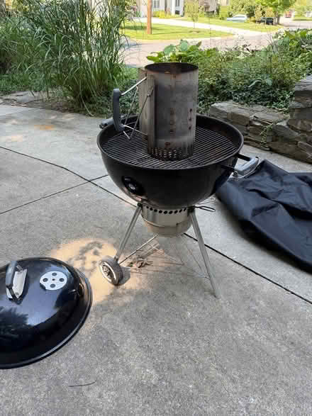 Photo of free Weber kettle charcoal grill (Bethesda) #4