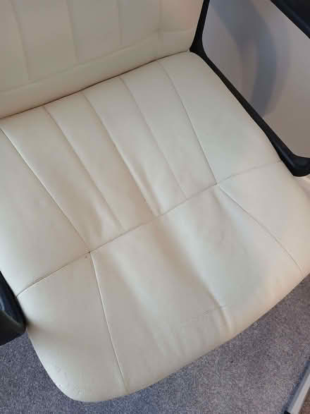 Photo of free office chair (Chesham HP5) #2