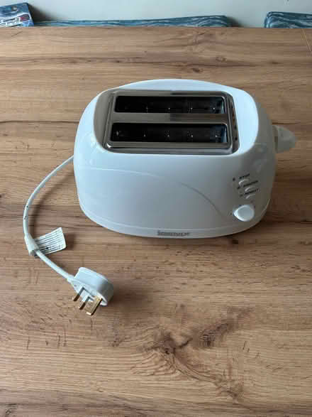 Photo of free 2 slice toaster (Westbrook WA5) #1