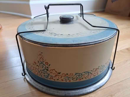 Photo of free Vintage cake carrier (winnetka) #1