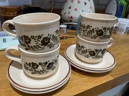 Photo of free Cups and saucers (Walkley S6) #1