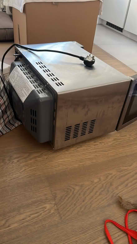 Photo of free Microwave Oven (Chelsea SW1W) #2