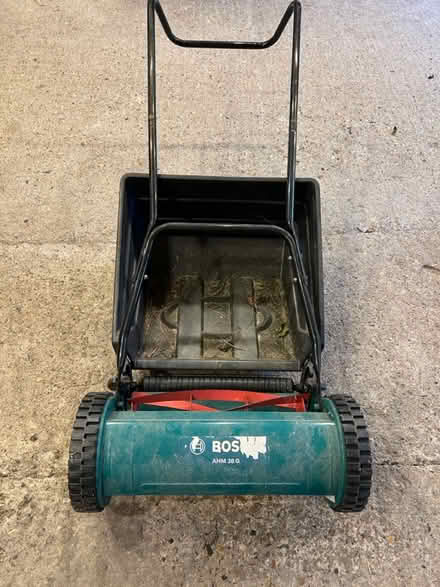 Photo of free Manual mower (Knaphill GU21) #2