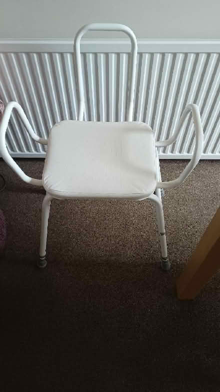 Photo of free Shower /sink seat (Connahs quay CH5) #1