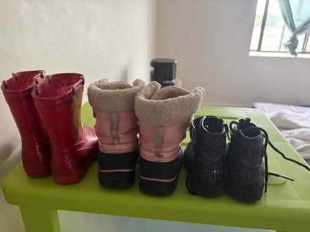 Photo of free Kids size 5 shoes (South keys Ottawa) #2