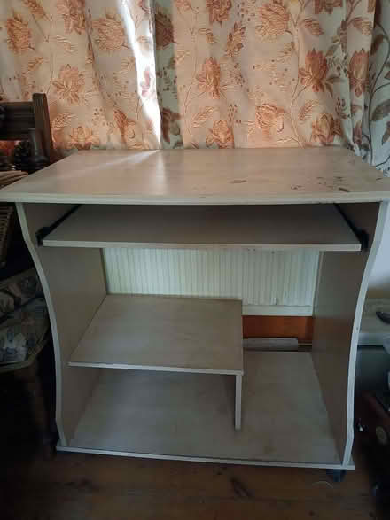 Photo of free Computer Desk. (Newport Pagnell MK16) #1