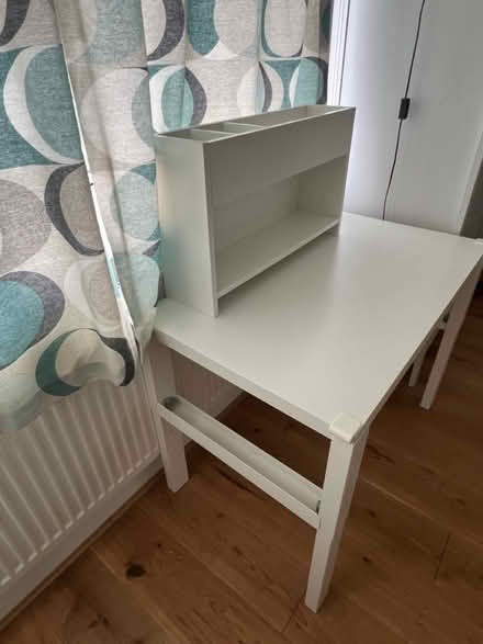 Photo of free Kids desk (Ealing common W5) #3
