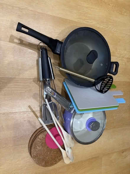 Photo of free Assorted kitchen stuff (Walkley S6) #1