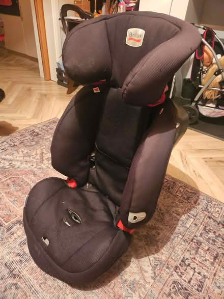 Photo of free kids high backed booster car seat (Dublin sth, Shankill) #1