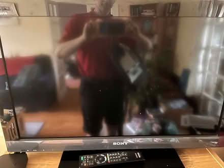 Photo of free Sony Bravia TV - needs Freeview / Apple / Sky box (Torbrex FK7) #3