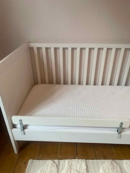 Photo of free IKEA SUNDVIK baby cot/ toddler bed (Near Thornhill square N1) #3