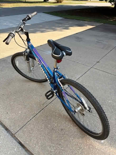 Photo of free Schwinn Bicycle (Near Seven Mile and Farmington) #1