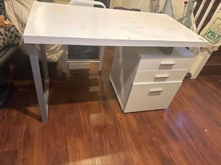 Photo of free White laminate desk (DT North palo alto) #1