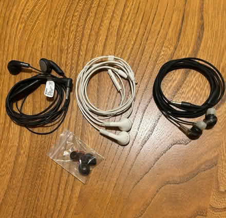 Photo of free Earphones (Hackney Downs E5) #1