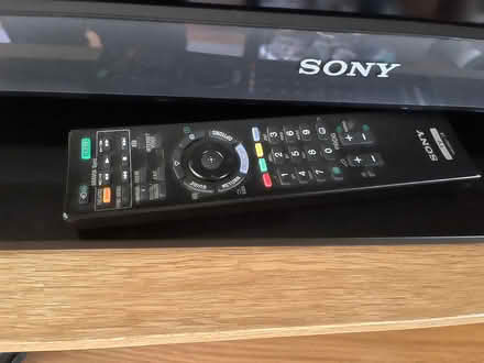 Photo of free Sony Bravia TV - needs Freeview / Apple / Sky box (Torbrex FK7) #1