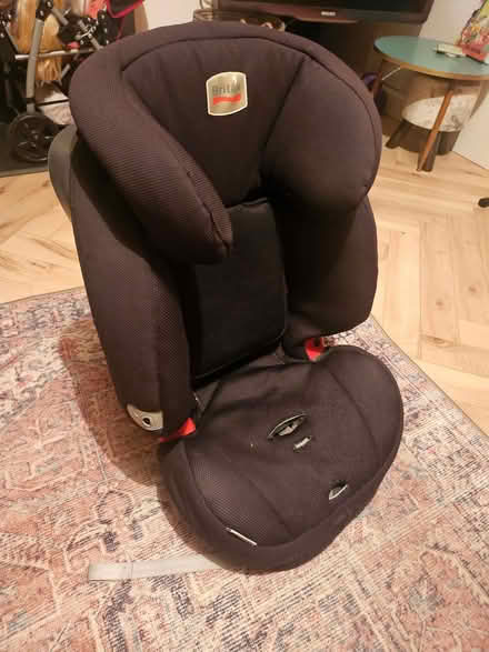 Photo of free kids high backed booster car seat (Dublin sth, Shankill) #2
