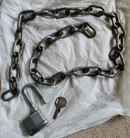 Photo of free Thick chain & Padlock (Southport PR9) #1