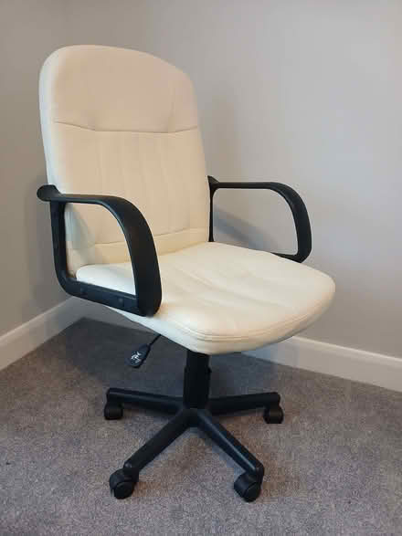 Photo of free office chair (Chesham HP5) #1