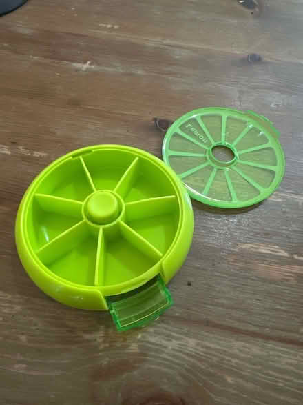 Photo of free pill/medicine case - spinning (Broomhill (S10)) #3