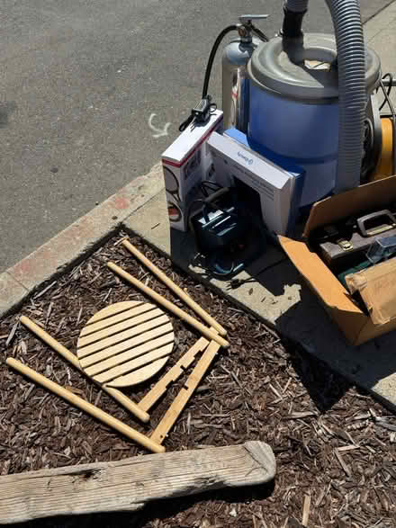 Photo of free Wet dry vac, sawdust catcher, etc (Alameda, crown memorial beach) #3