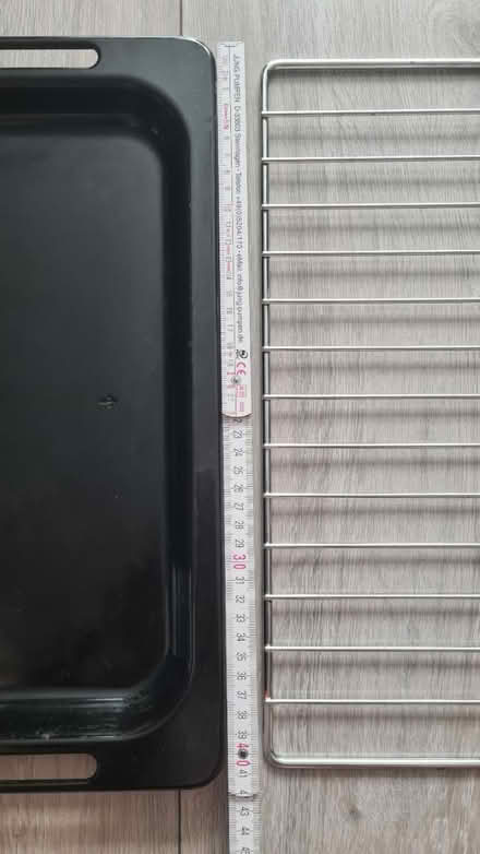Photo of free Set of 2 oven trays (Brick lane E1 6S) #4