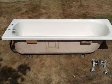 Photo of free Bath and taps (Upminster RM14) #2