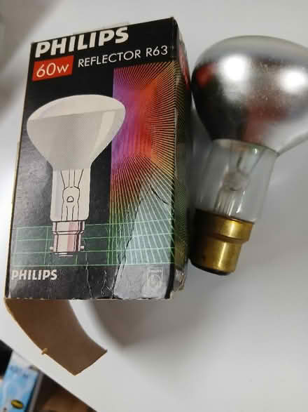 Photo of free 75w green bulb with screw fitting E27 and R63 reflector bulb (Chelsfield BR6) #3