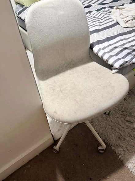 Photo of free Desk and chair (West borwood SE27) #2