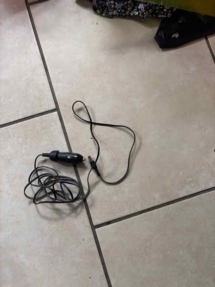 Photo of free 12V FV Poser adaptor cable (Westbury BA13) #1