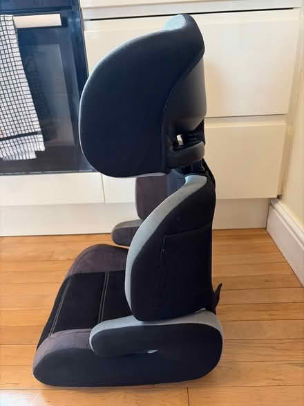 Photo of free Child car seat (Ng16) #3