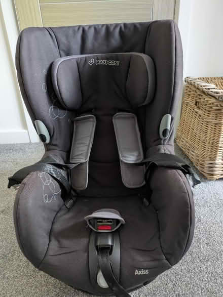 Photo of free Child's swivel car seat (Kinnerton LD8) #2