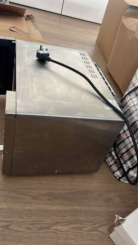 Photo of free Microwave Oven (Chelsea SW1W) #3