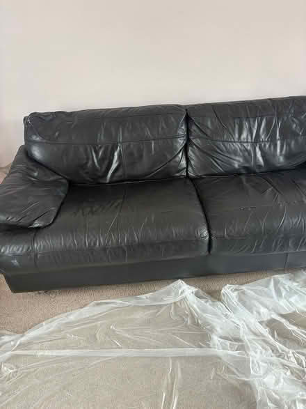 Photo of free Black leather sofa (Letchworth sg6 4ph) #1