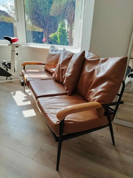 Photo of free 3 seater sofa (Ng5) #3
