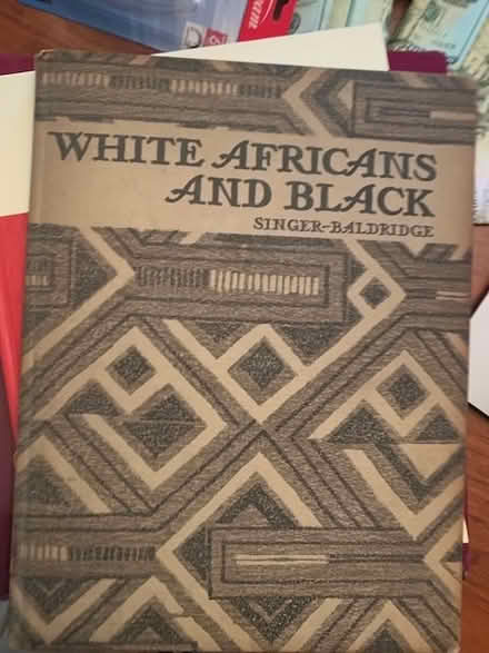 Photo of free Art Books (Oakland Piedmont Ave) #1