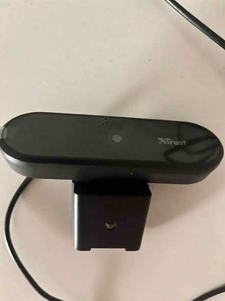 Photo of free Dell computer monitor + Trust webcam (Hampstead NW3) #3