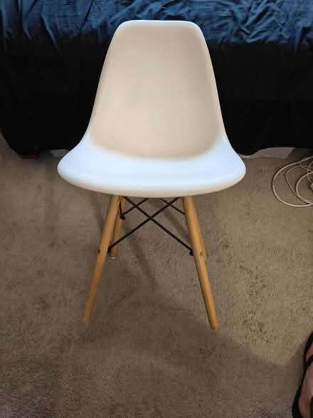Photo of free White chair (Clapham, SW4) #2