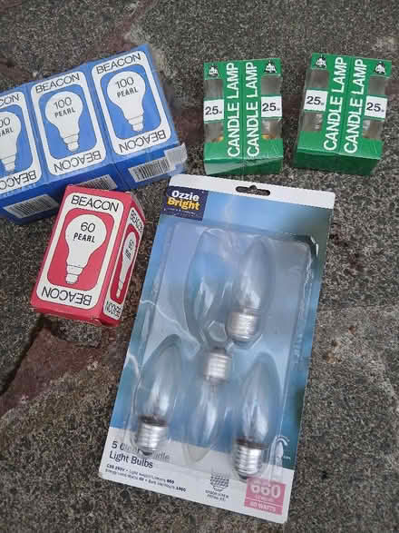 Photo of free Unused incandescent light bulbs bayonet and screw fitting (Chelsfield BR6) #1