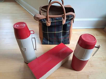 Photo of free Vintage drink and sandwich carrier (winnetka) #4