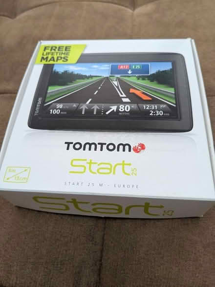 Photo of free TomTom satnav (Saltney CH4) #1