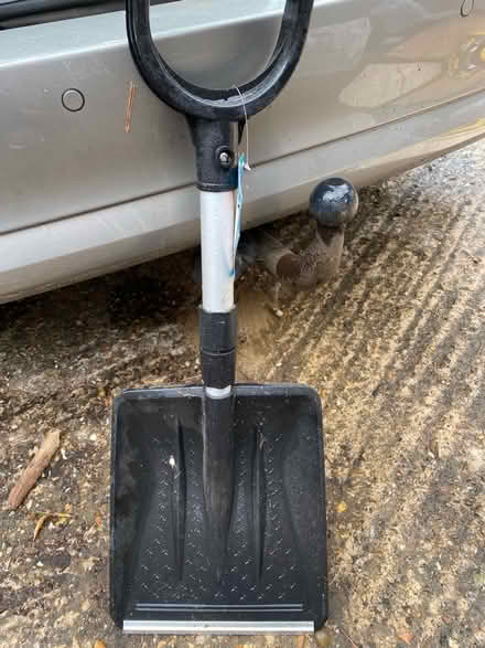 Photo of free Snow shovel (The Dell SG4) #1